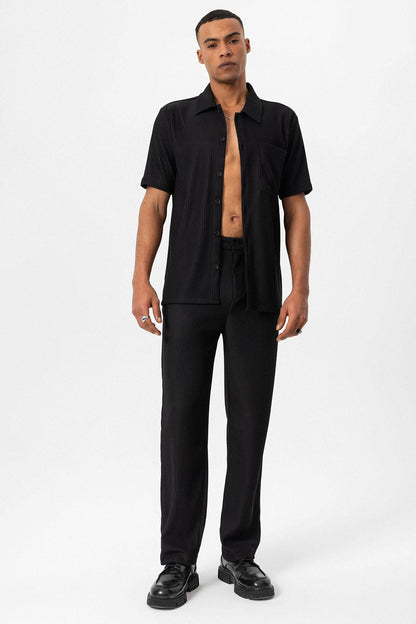 Men's Black Short-Sleeve Ribbed Shirt