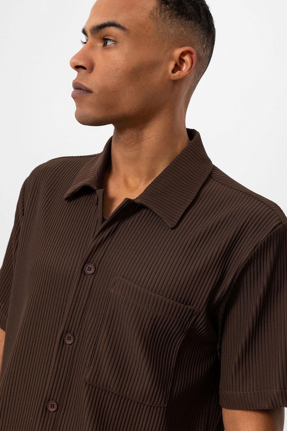 Men's Brown Short-Sleeve Ribbed Shirt