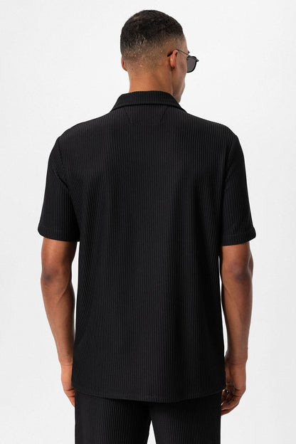 Men's Black Short-Sleeve Ribbed Shirt