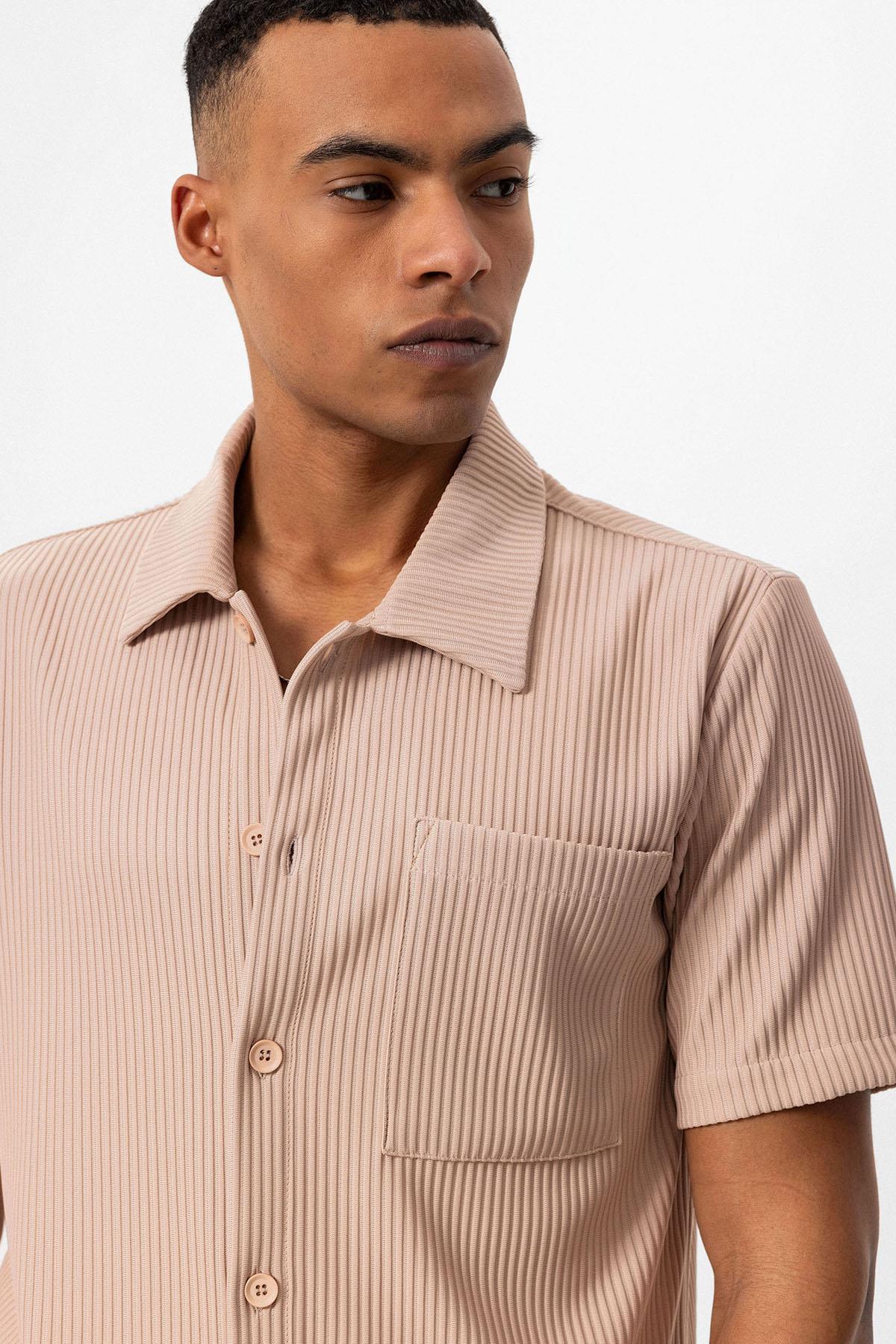 Men's Beige Short-Sleeve Ribbed Shirt
