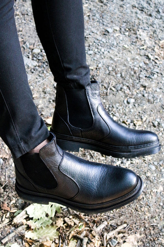 KOALA SYDNEY Men's Black Leather Chelsea Boots with Rugged Sole