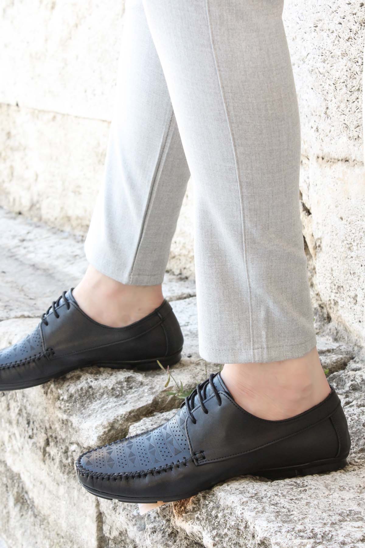 KOALA SYDNEY Men's Black Leather Lace-Up Loafers with Perforated Detail