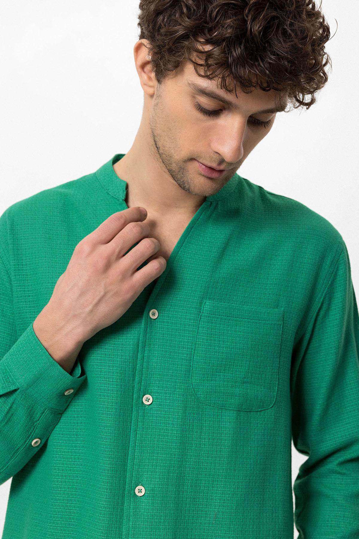 Men's Duck Green Judge Collar Knitted Textured Shirt