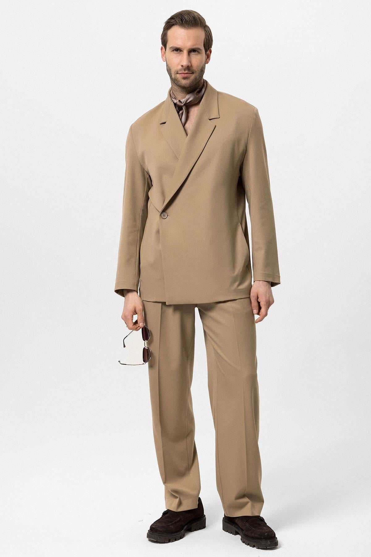 Men's Camel Double-Breasted Hidden Pocket Blazer