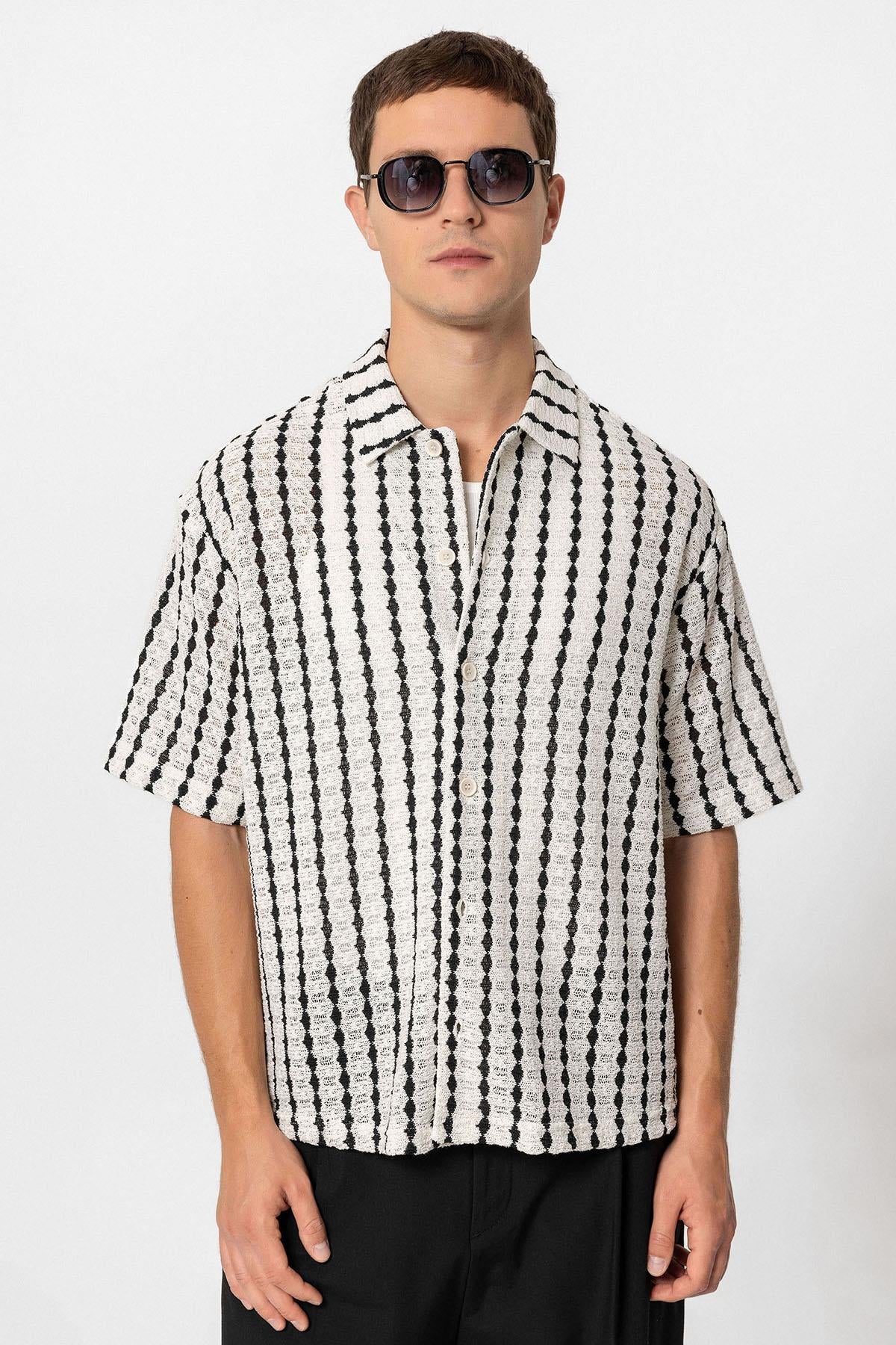 KOALA SYDNEY Men's Black Striped Knit Short-Sleeve Shirt