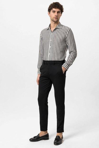 Men's Black High-Waisted Buckle Detail Relaxed Fit Pants