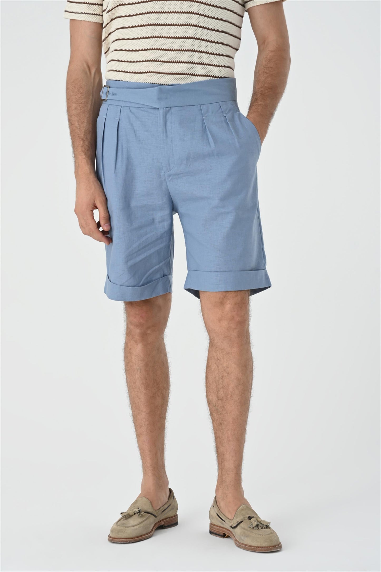 Men's Blue Buckle Detailed Pleated Shorts