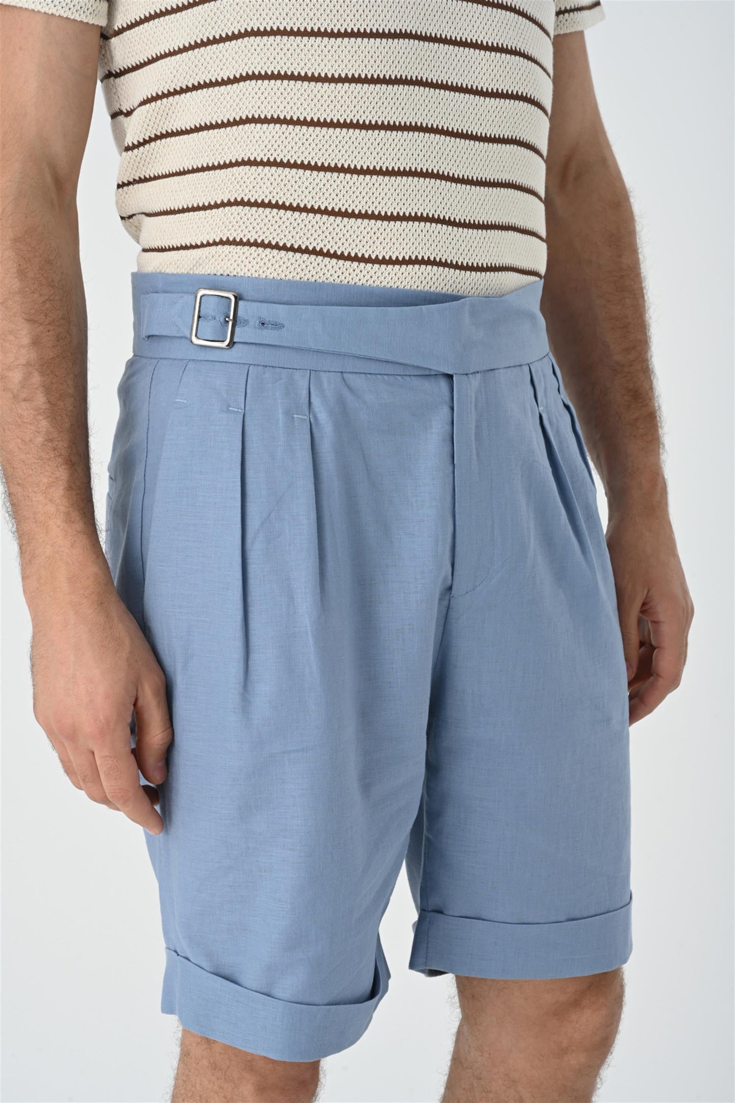 Men's Blue Buckle Detailed Pleated Shorts