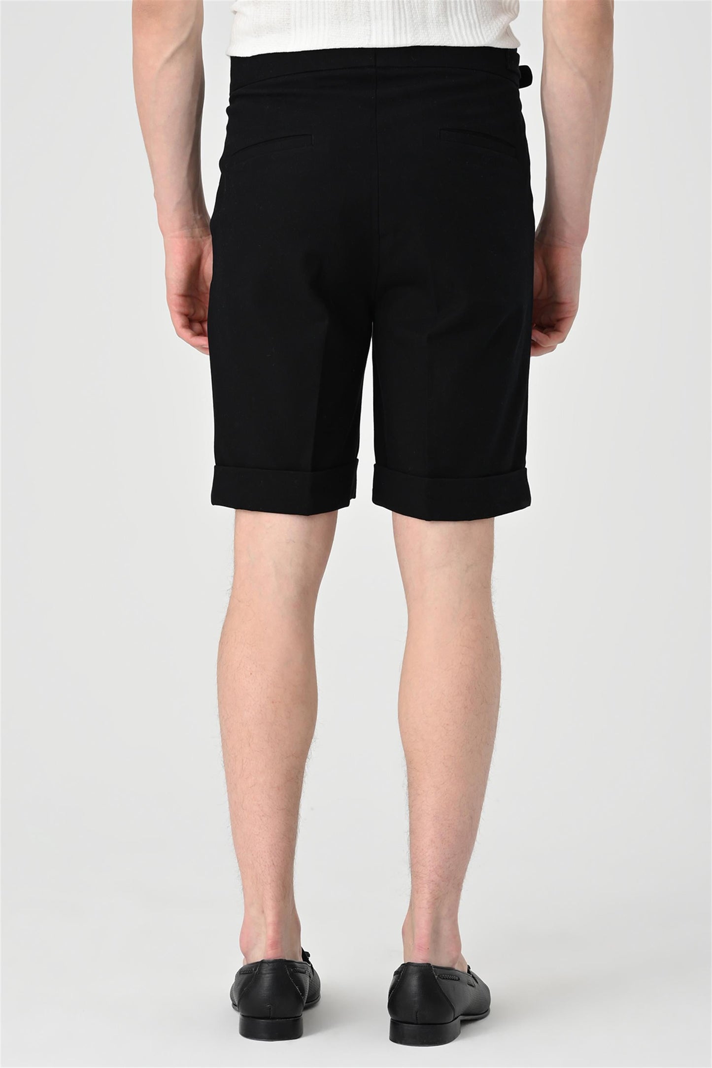 Men's Black Buckle Detailed Pleated Shorts