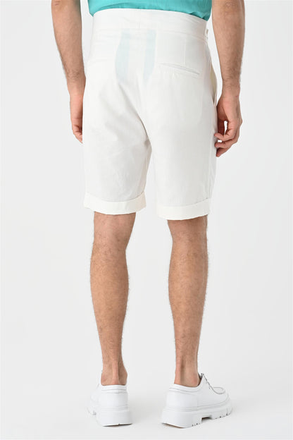 Men's White Buckle Detailed Pleated Shorts