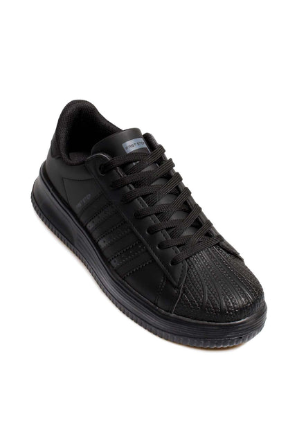Men's All-Black Leather Low-Top Sneakers with Textured Toe