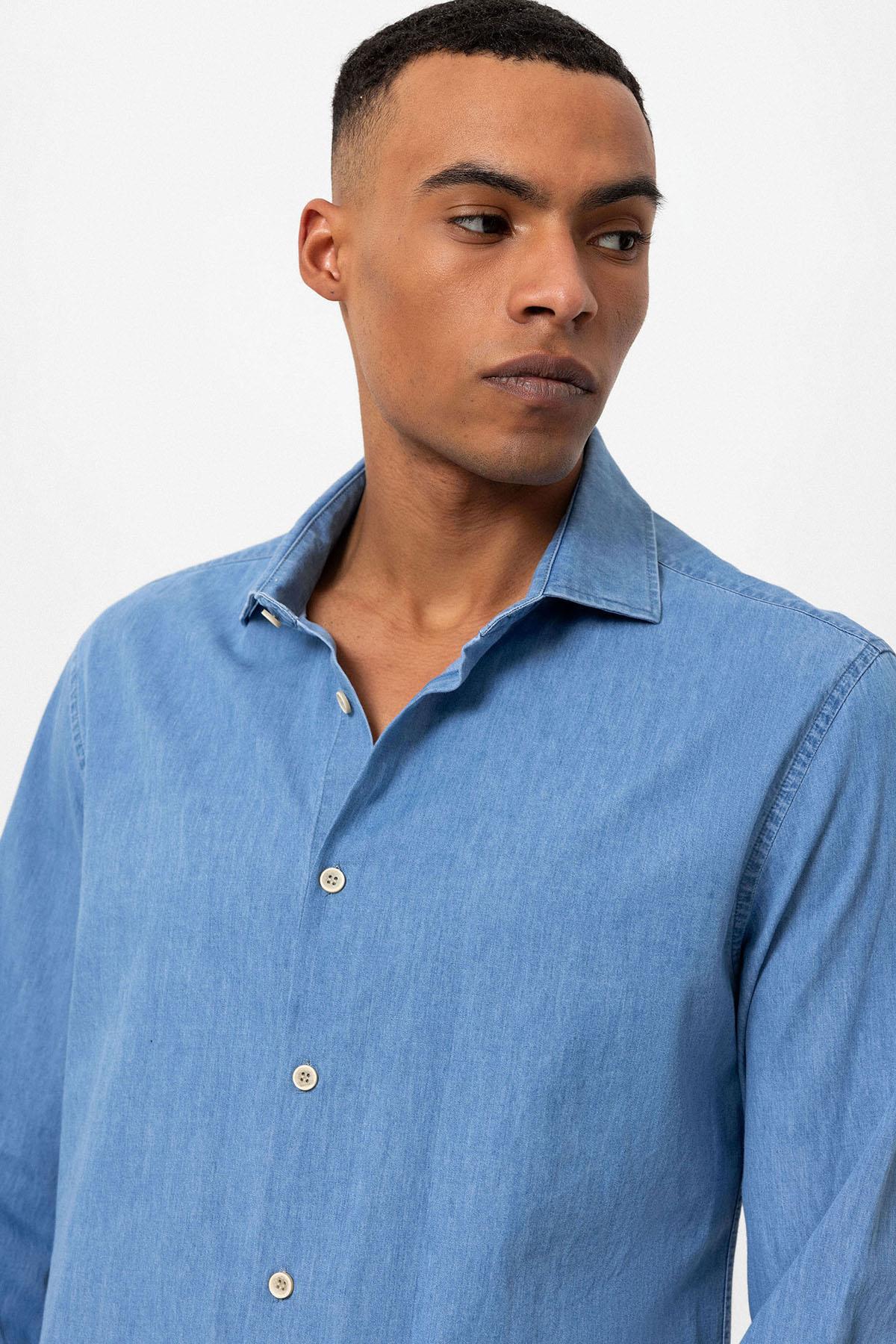 Men's Light Blue Long-Sleeve Denim Shirt
