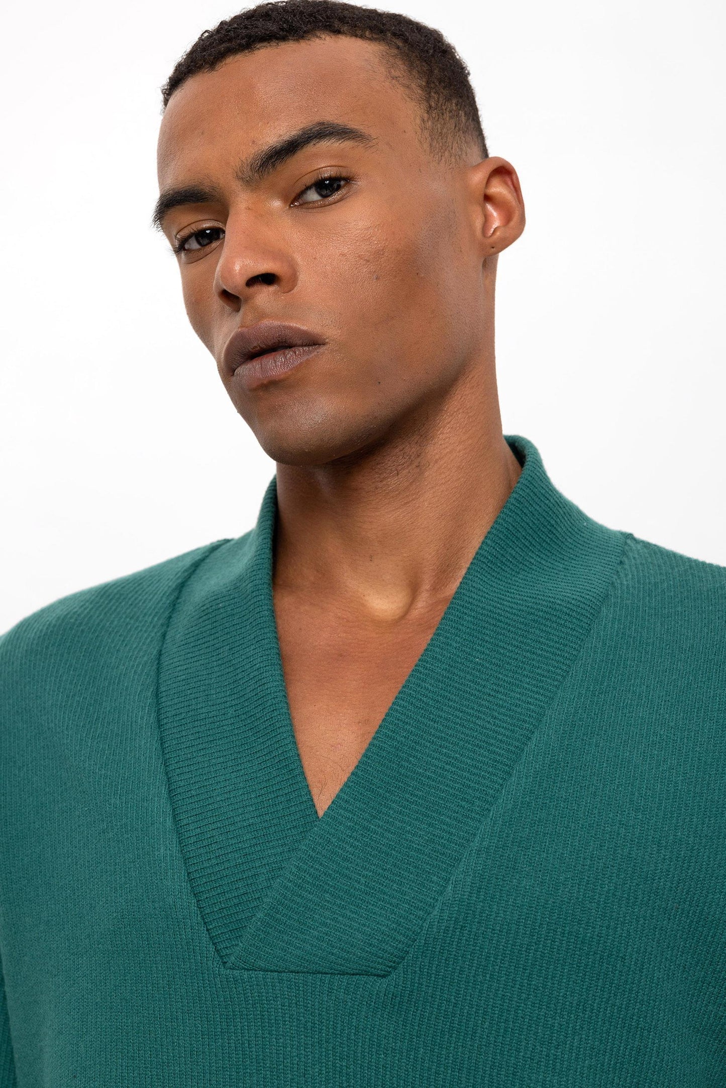KOALA SYDNEY  Men's Green V-Neck Sweater -