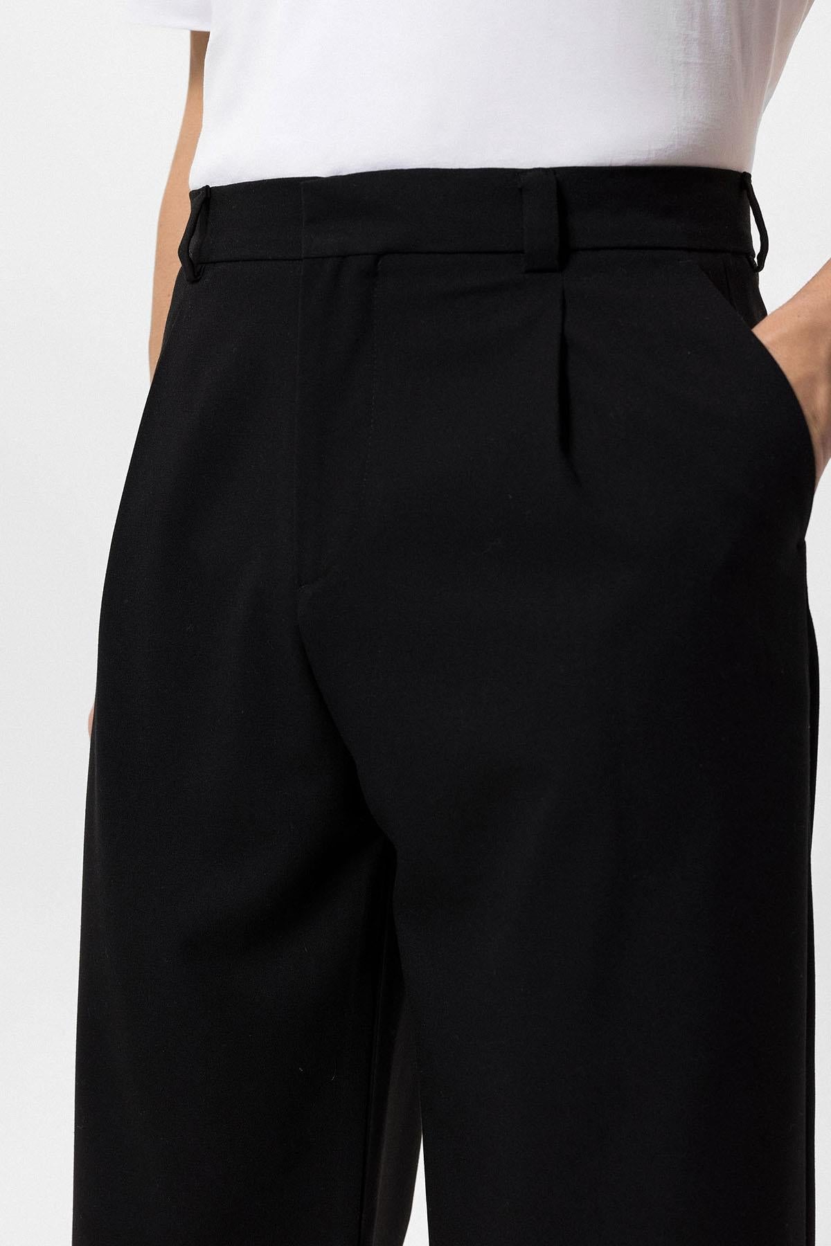 Men's Black High-Waisted Baggy Pants