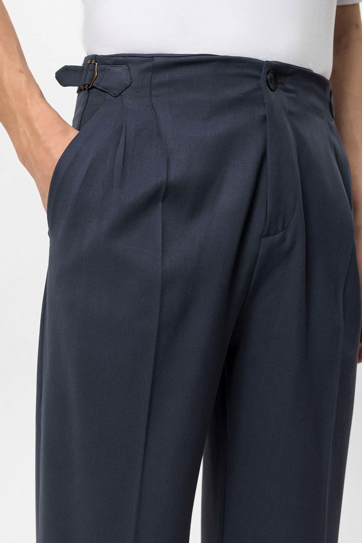 Men's Smoked High-Waisted Buckle Detail Relaxed Fit Pants